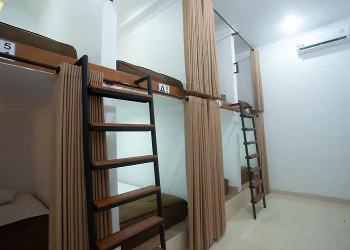 Lucky Hostal Batununggul