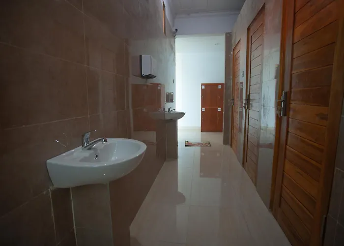 Lucky Hostal Batununggul