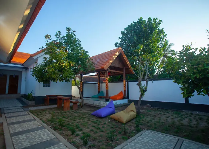 Lucky Hostal Batununggul