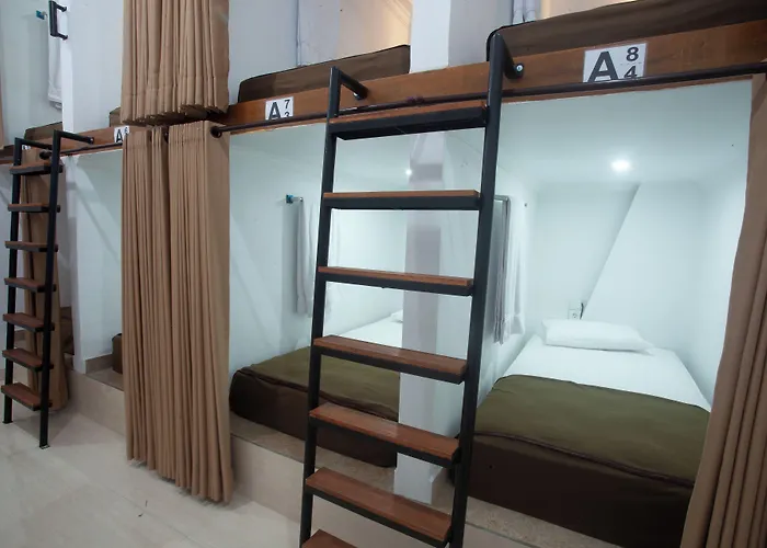 Lucky Hostal Batununggul
